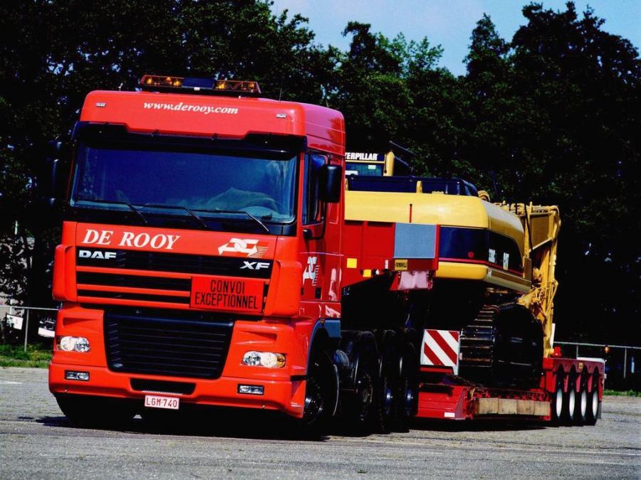 DAF XF95 8x4 FTM Space Cab 2002 года  (фото 1 из 3)